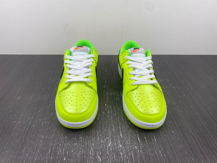 nike dunk low “glow in the dark”  fj4610-702