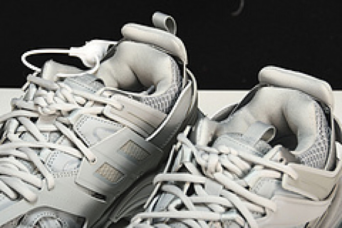 Ba*len*cia*ga track trainer  btt-063