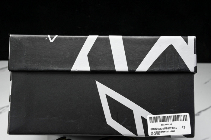 c/o  sneakers  co-006