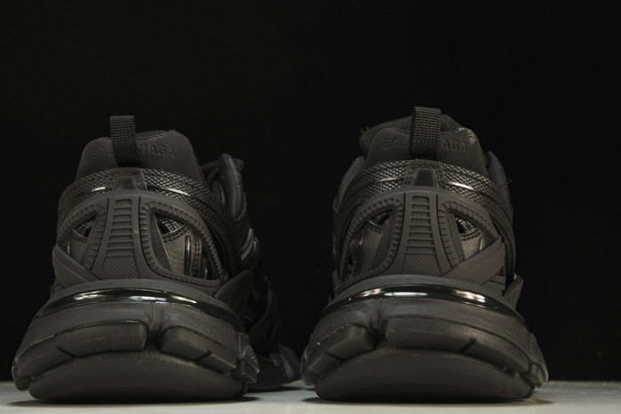 Ba*len*cia*ga track trainer  btt-076