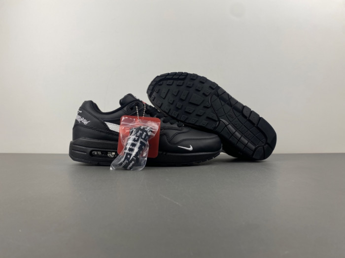 Supreme x Nike Air Max 1 