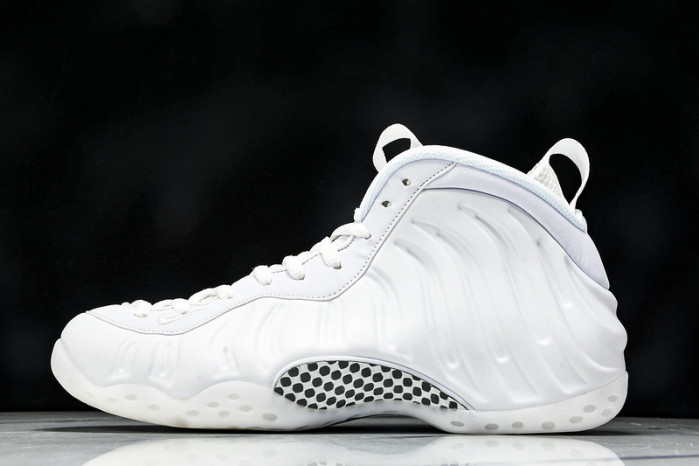 Nike Air Foamposite One “Triple White” HJ5195-100