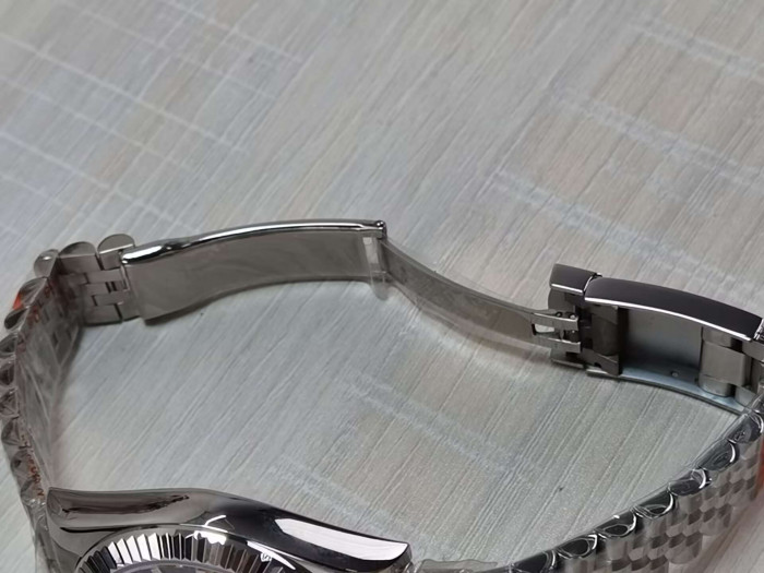 WATCH-004