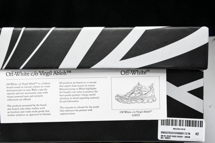 C/O​ SNEAKERS CO-027