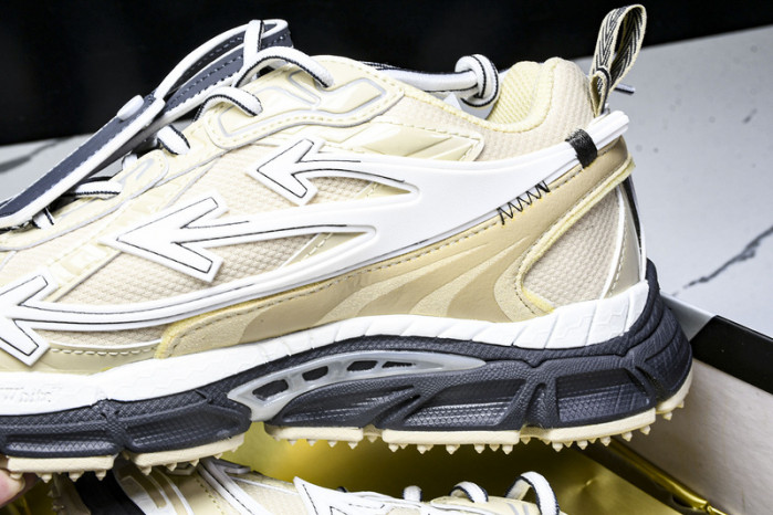C/O​ SNEAKERS CO-029