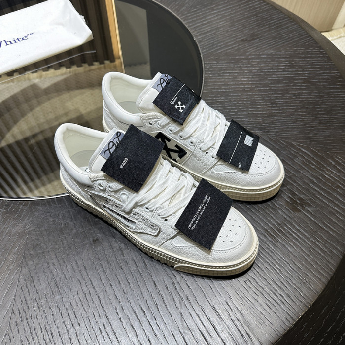 C/O​ SNEAKERS CO-014