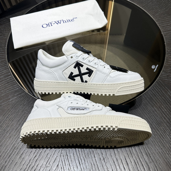 C/O​ SNEAKERS CO-014