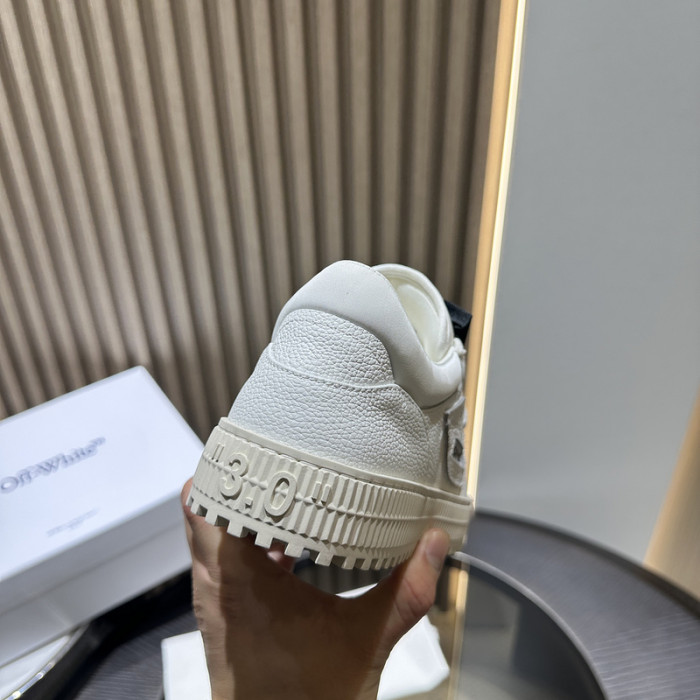 C/O​ SNEAKERS CO-014