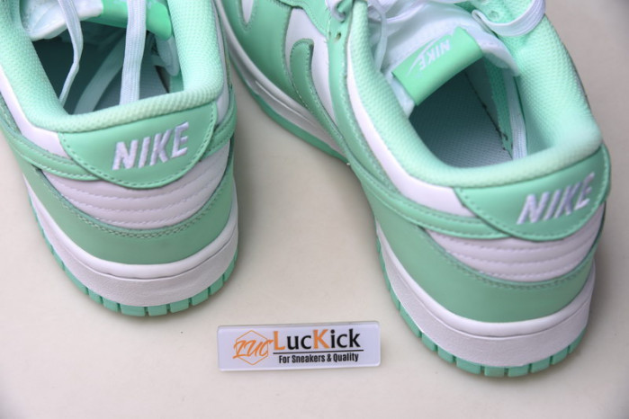 nike dunk low green glow (w) - dd1503-105